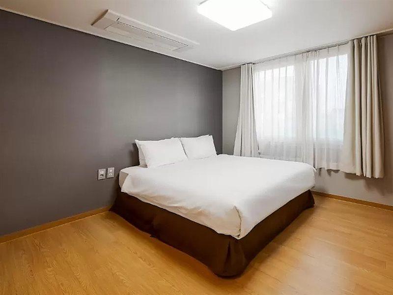 Pampas Hotel Jeju Exteriör bild