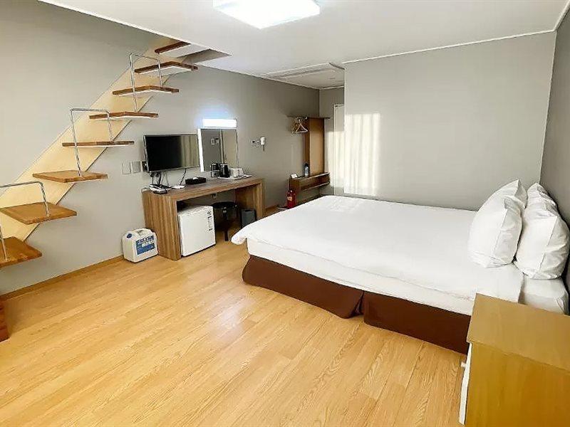 Pampas Hotel Jeju Exteriör bild