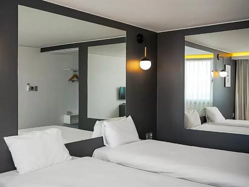 Pampas Hotel Jeju Exteriör bild