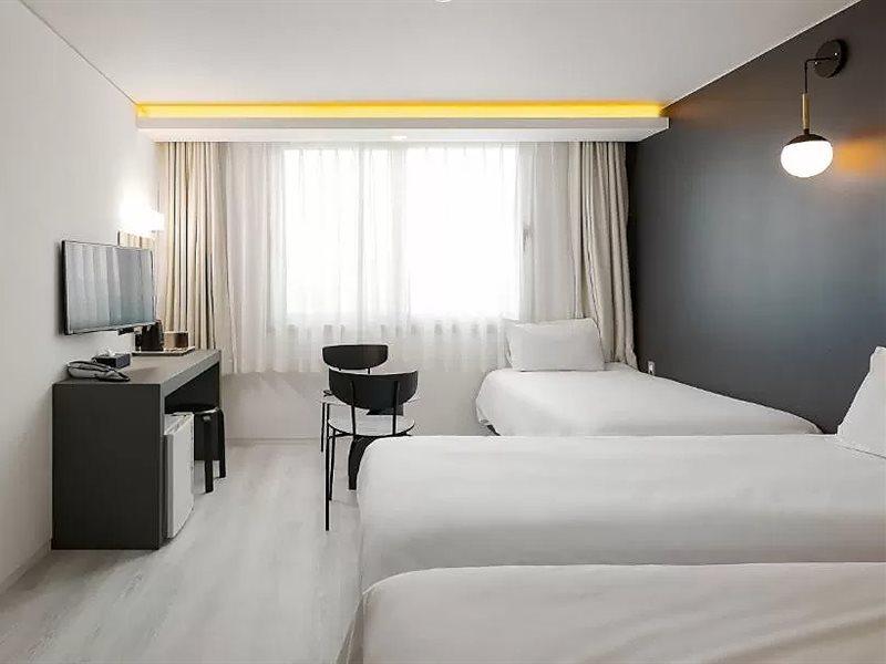 Pampas Hotel Jeju Exteriör bild