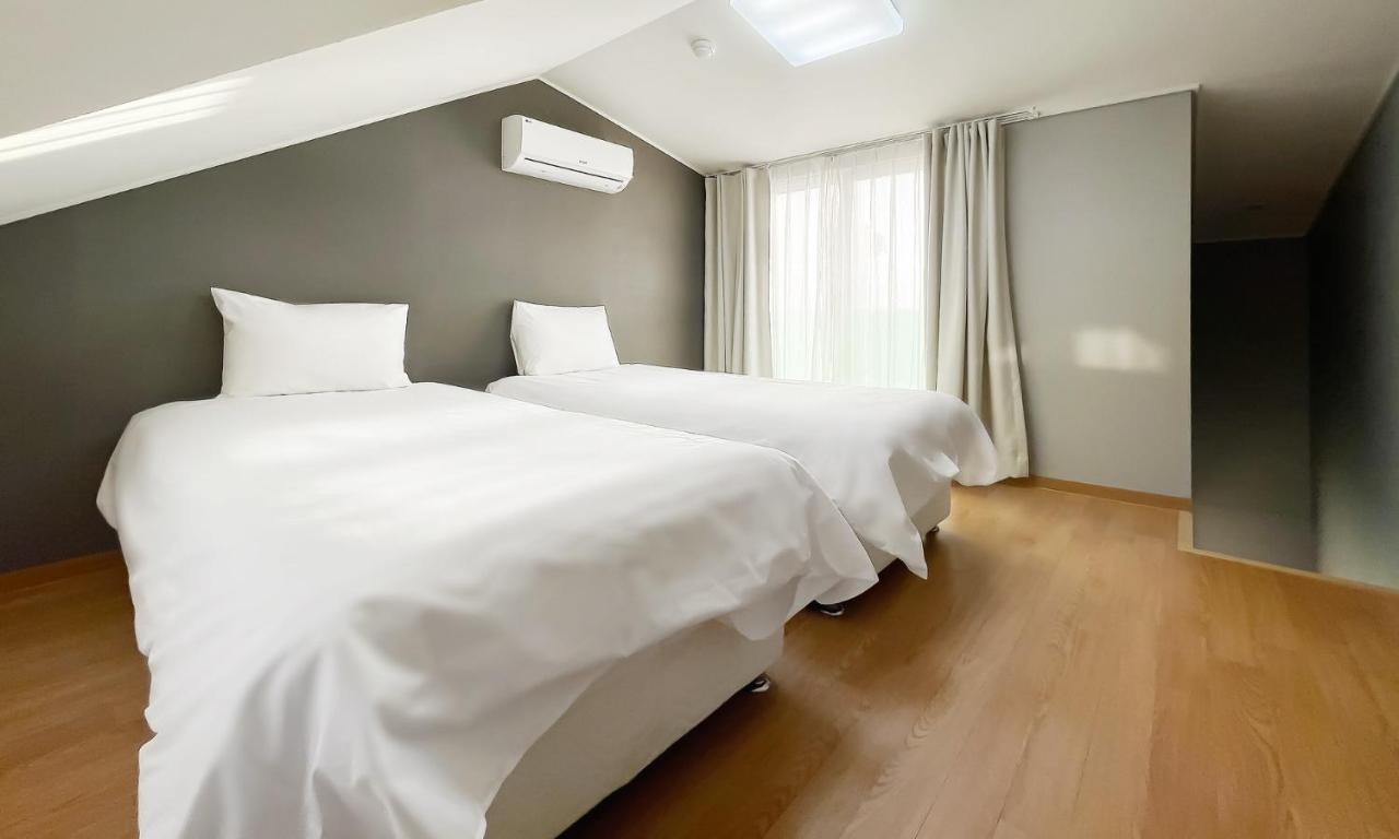 Pampas Hotel Jeju Exteriör bild