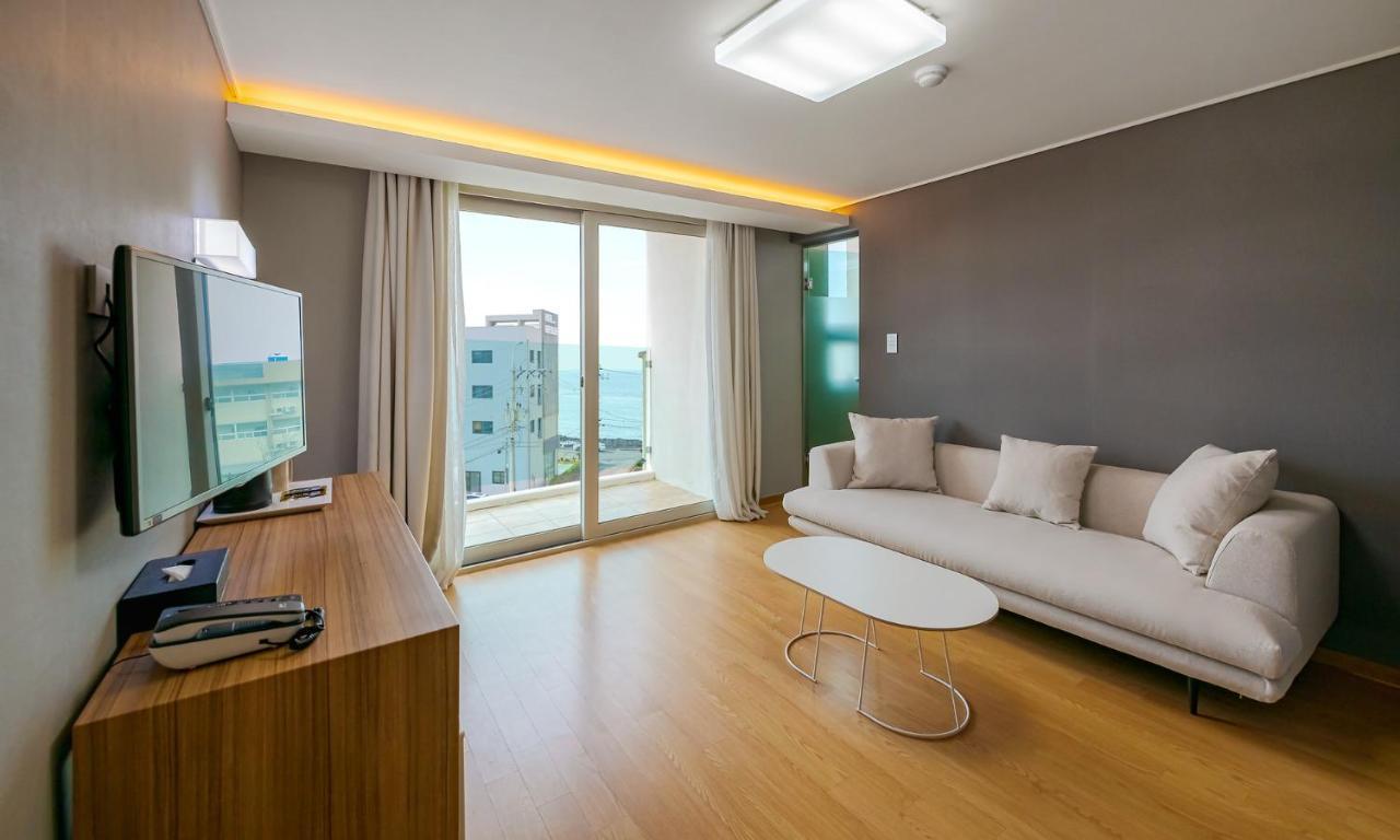 Pampas Hotel Jeju Exteriör bild