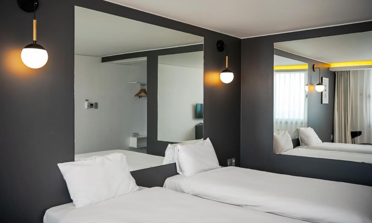 Pampas Hotel Jeju Exteriör bild