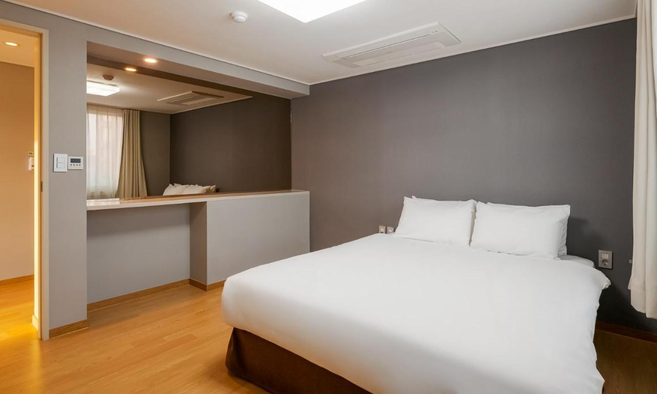 Pampas Hotel Jeju Exteriör bild