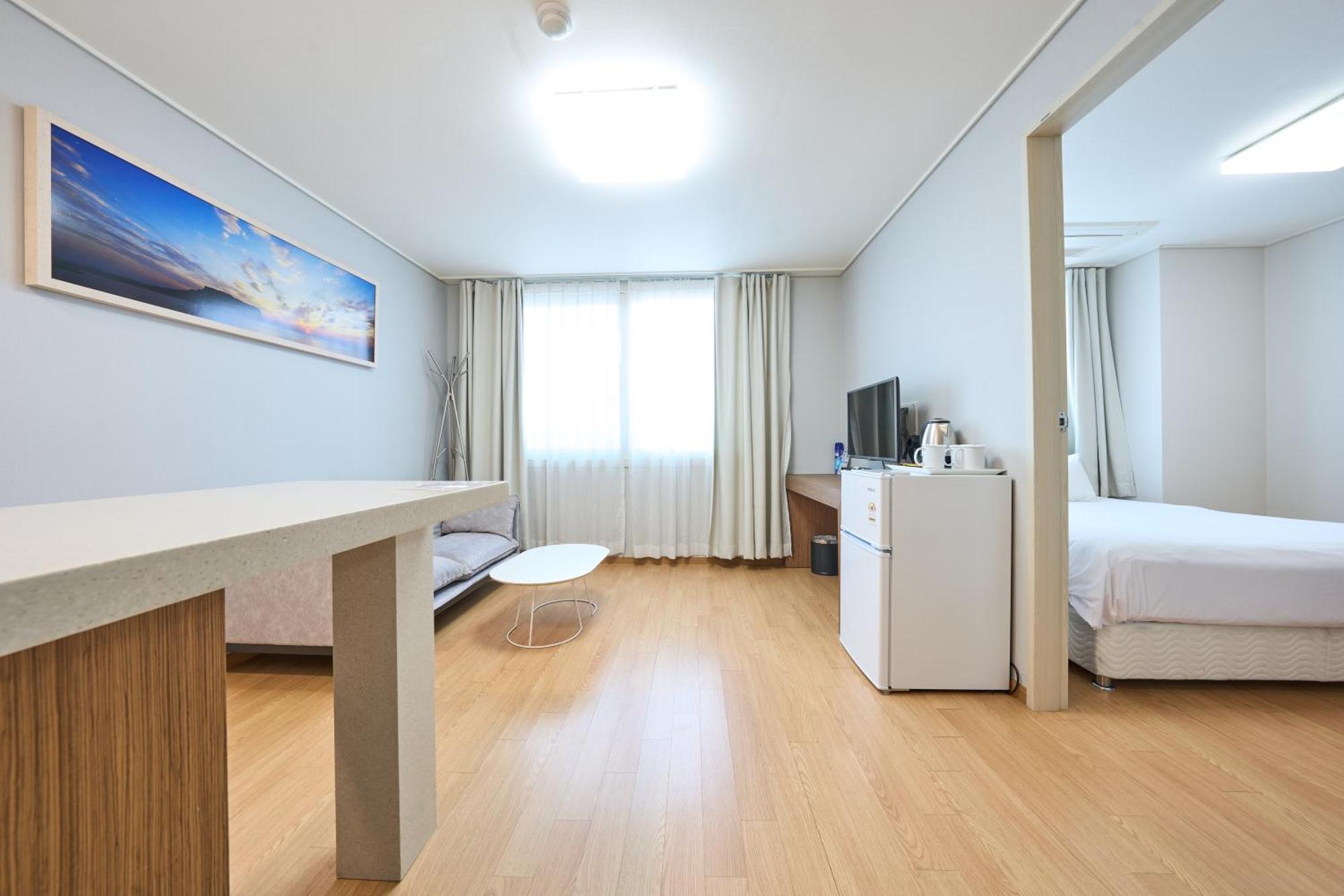Pampas Hotel Jeju Exteriör bild