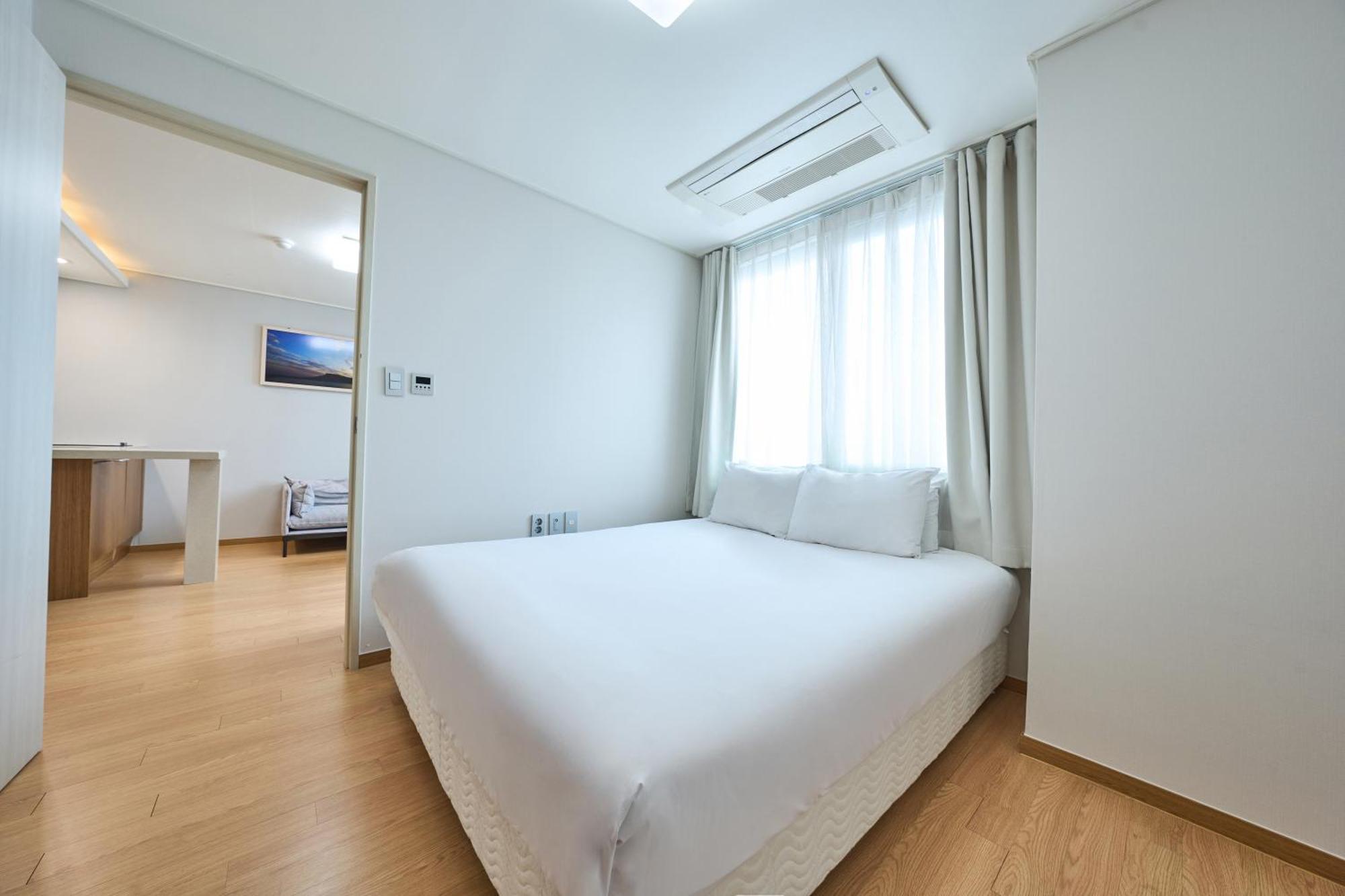 Pampas Hotel Jeju Exteriör bild